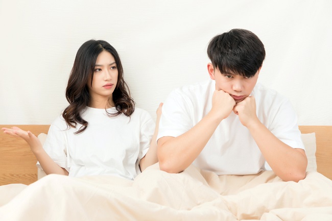 Cara Menjadi Kurang Reaktif Secara Emosional dalam Hubungan Anda
